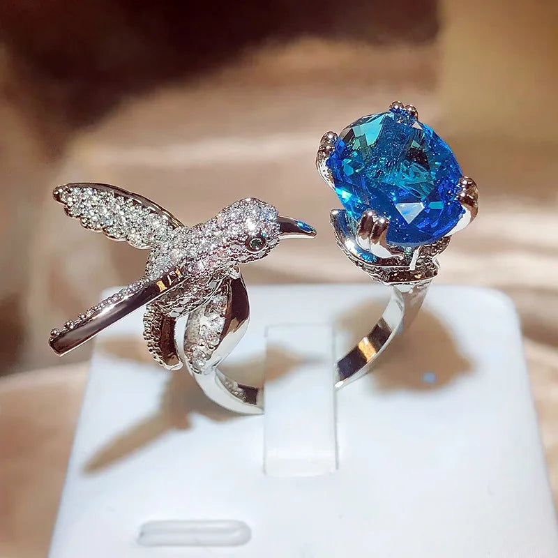 Creative Colored Gemstone Women Ring Simulating St. Mary's Aquamarine Hummingbird Ring 925 Stamp Wedding Party Fashion Jewellery