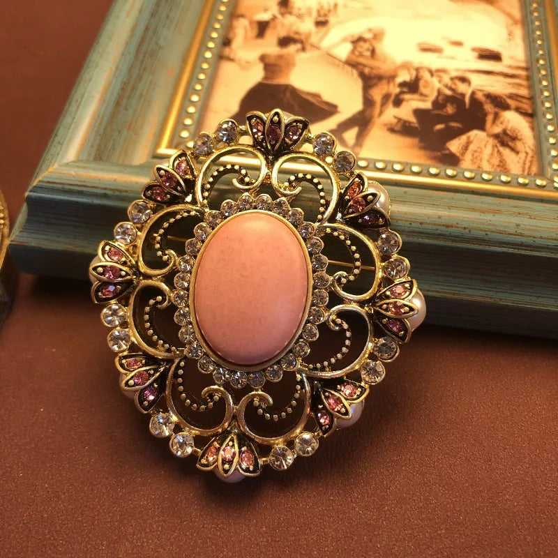 NISHIZAWA Geometric Brooches for Women Palace Style Hollow Out Fashion Jewelry Light Luxury Elegant Vintage Clothing Pins