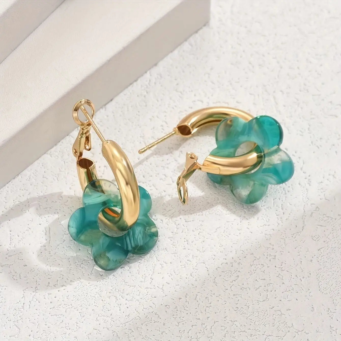 Acrylic Gradient Dopamine Flower Earrings, Female Niche Design, Light Luxury Temperament, Elegant and Versatile Earrings