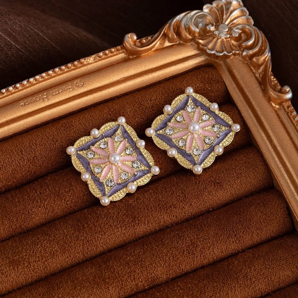 Ladies' Enamel Flower Earrings Exquisite Imitation Pearl Light Luxury Earrings Elegant and Unique Temperament Earrings Versatile