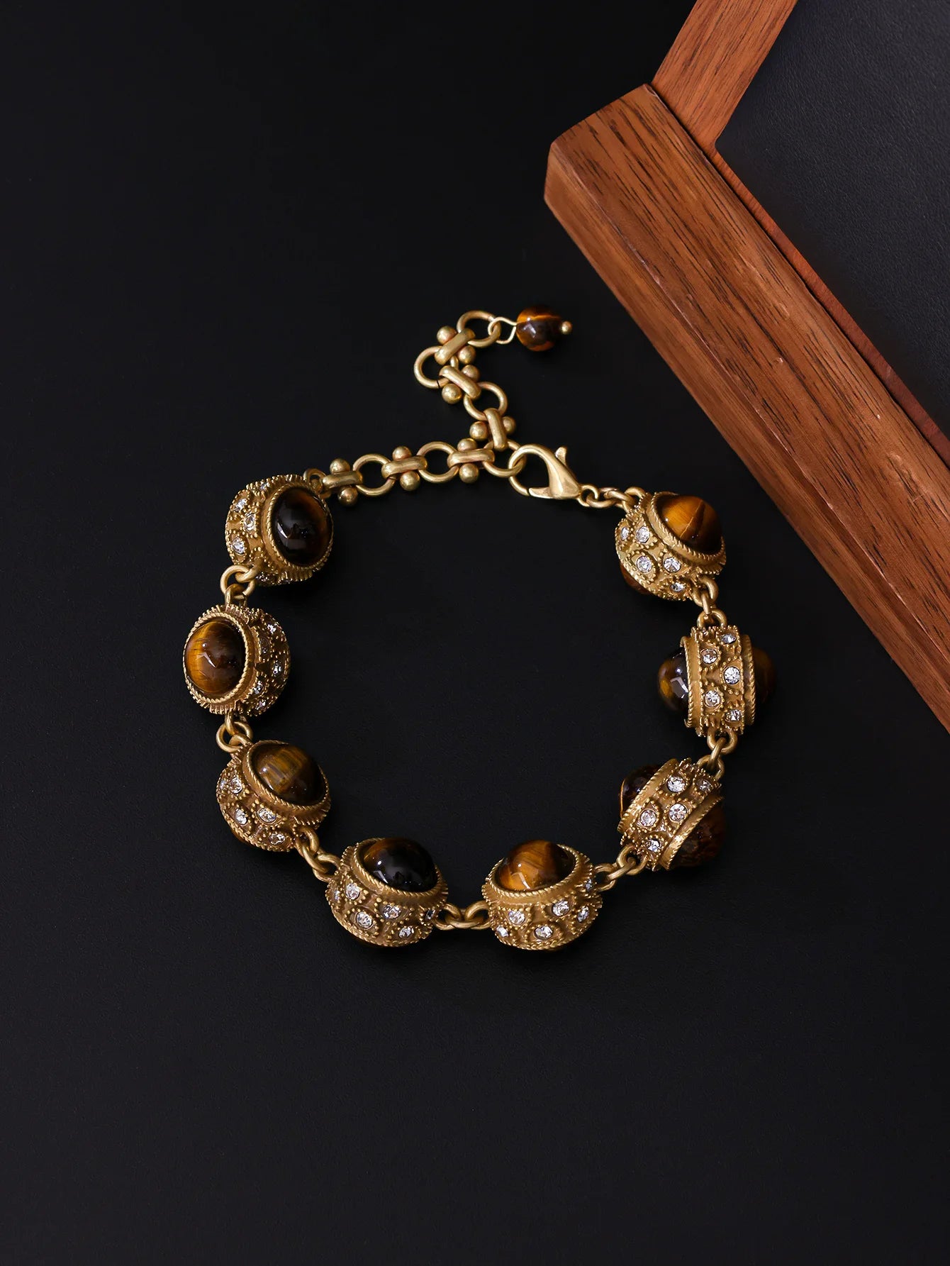 Natural Stone Bracelets for Women Vintage Palace Style Versatile Jewelry Geometric Light Luxury Elegant Pulseras Mujer