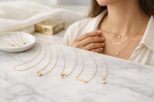 How to Choose Dainty Necklaces Daily