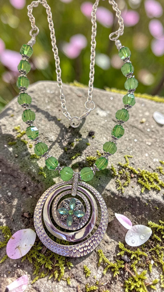 Green Pendant Necklace   #5010