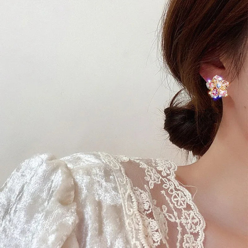 Female Luxury Crystal Zircon Stud Earrings Vintage Flowers Christmas Snowflakes Temperament Earrings New Year Jewelry Gifts