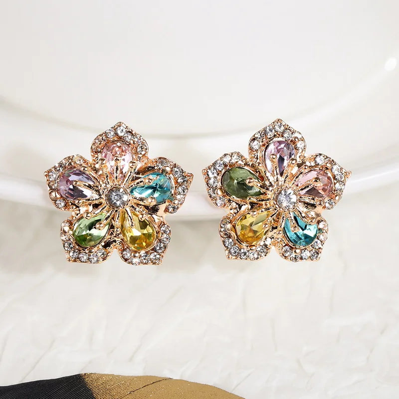 Female Luxury Crystal Zircon Stud Earrings Vintage Flowers Christmas Snowflakes Temperament Earrings New Year Jewelry Gifts