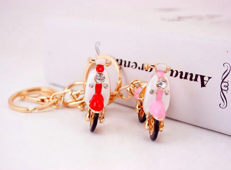 2026 Full Crystal Motorcy Pendants Jewelry Animal Keychain Car keyrings Women's bag accessories Unicorn keychain Rhinestone Keys
