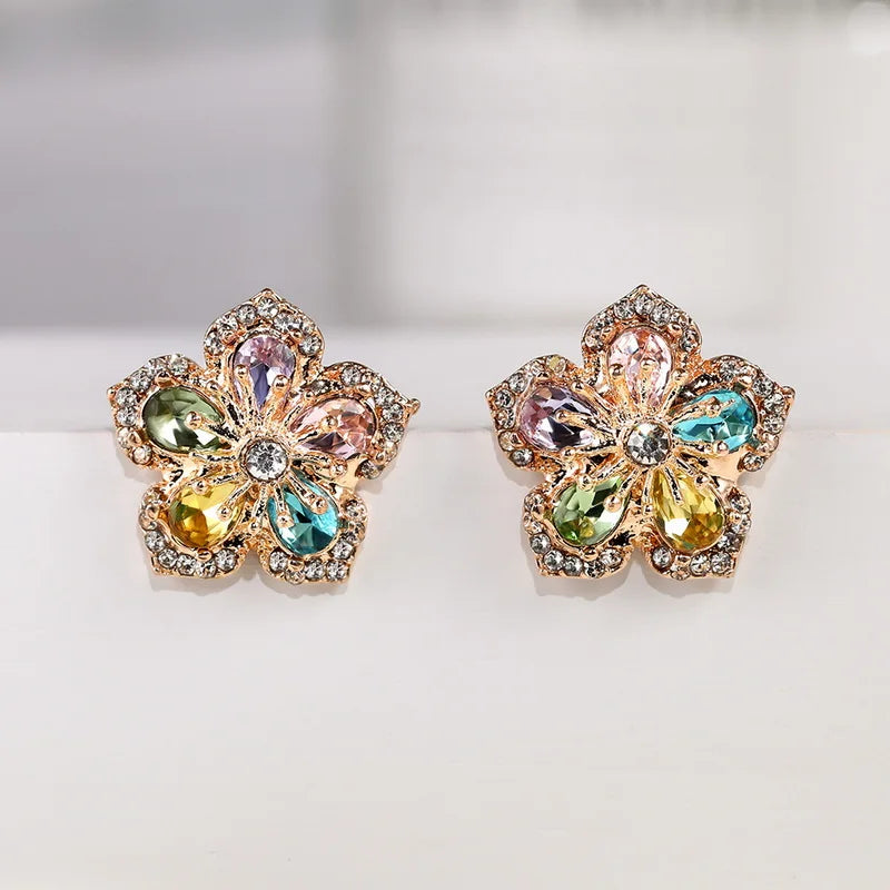 Female Luxury Crystal Zircon Stud Earrings Vintage Flowers Christmas Snowflakes Temperament Earrings New Year Jewelry Gifts