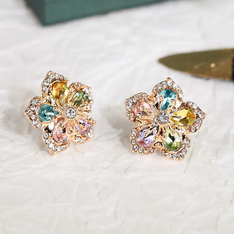 Female Luxury Crystal Zircon Stud Earrings Vintage Flowers Christmas Snowflakes Temperament Earrings New Year Jewelry Gifts