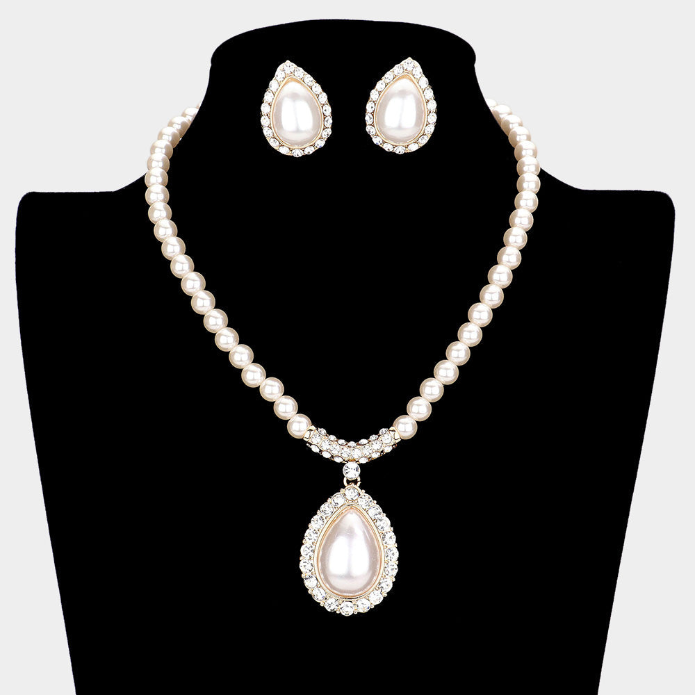 Crystal Trim Pearl Pendant Necklace