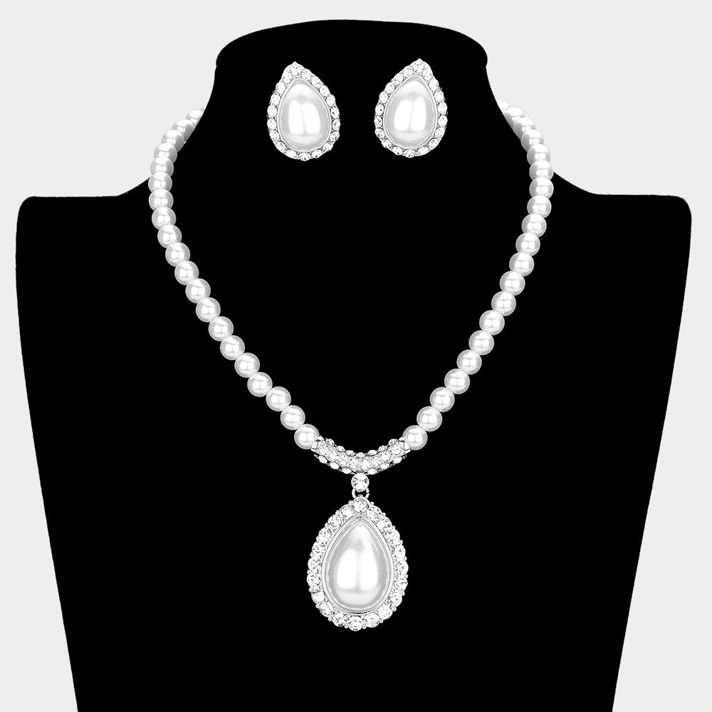 Crystal Trim Pearl Pendant Necklace