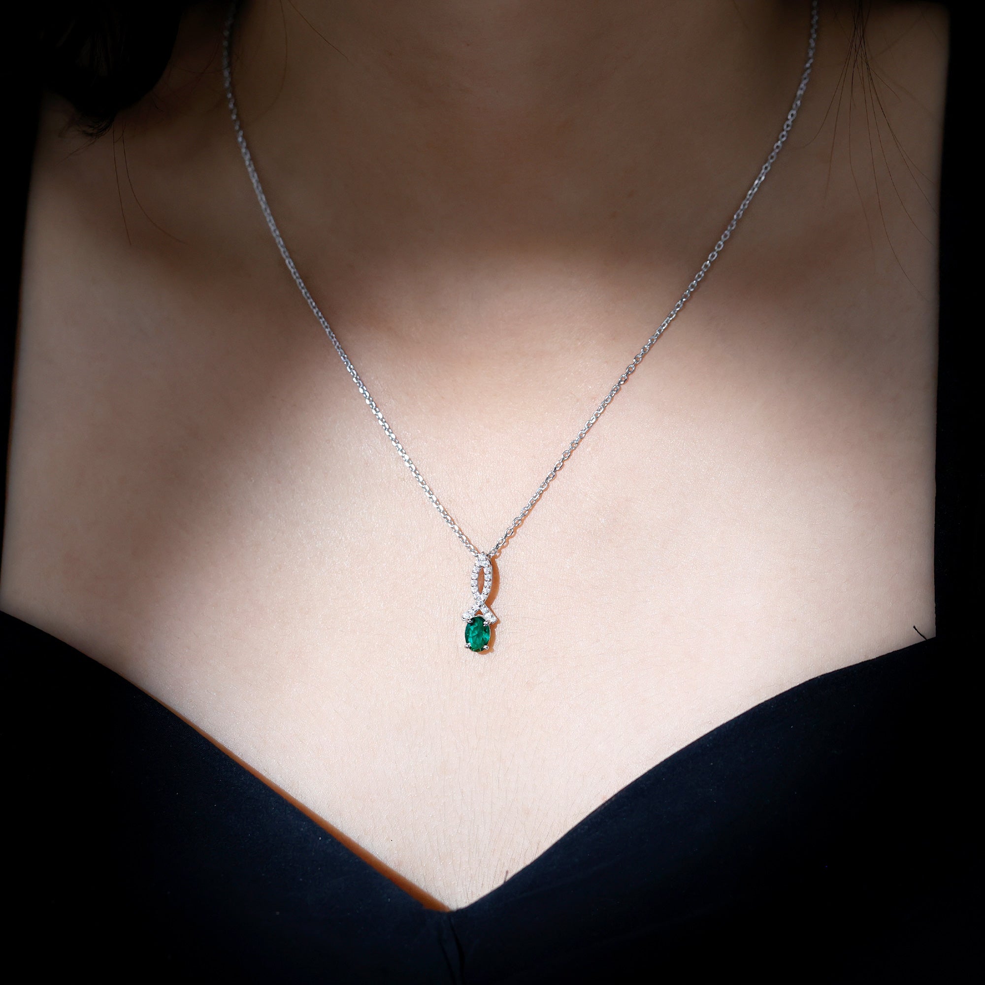 0.85 Carat Oval Lab Created Emerald Minimal Necklace with Chain