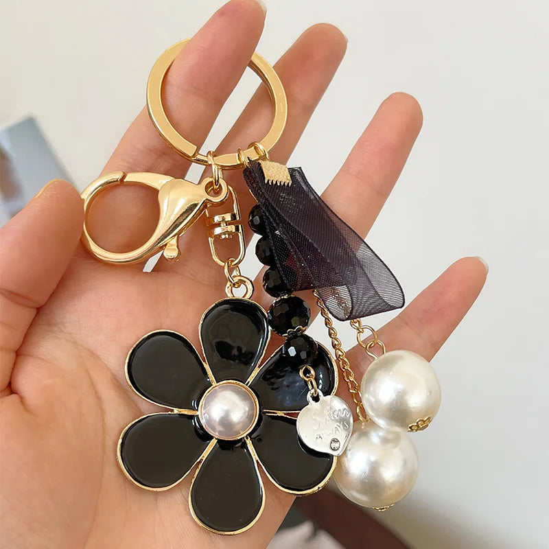 EASYA 2026 Fashion Black Sunflower Pearl Luxury Keychain Chain Car Keychain Party Gifts for Guests