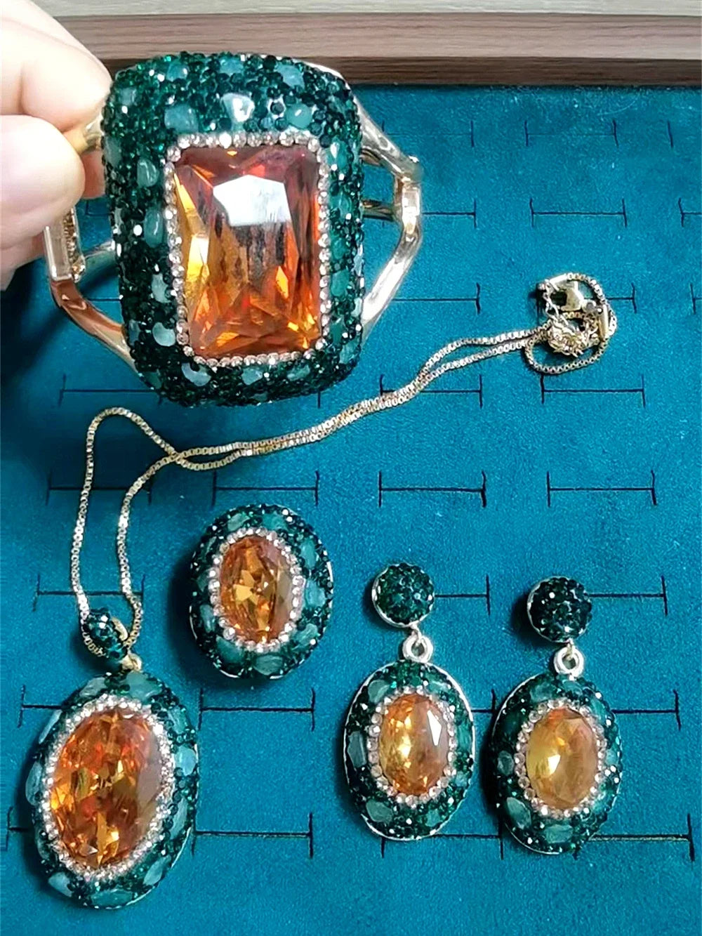 Round Colored Change Sultanite Crystal Bangle Rings Sets for Women Necklace Earring Rings Golden Green Zultanite Quartz Jewelry