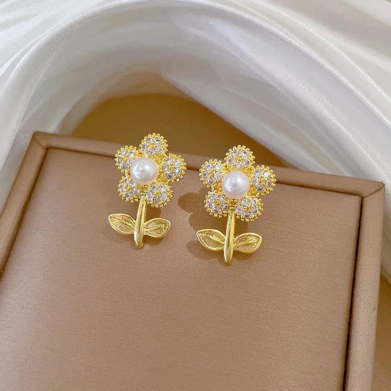 Sparkling Luxury Cubic Zirconia Pearl Flower Pendant Stainless Steel Women's Necklace Fashion Waterproof Jewelry Gift
