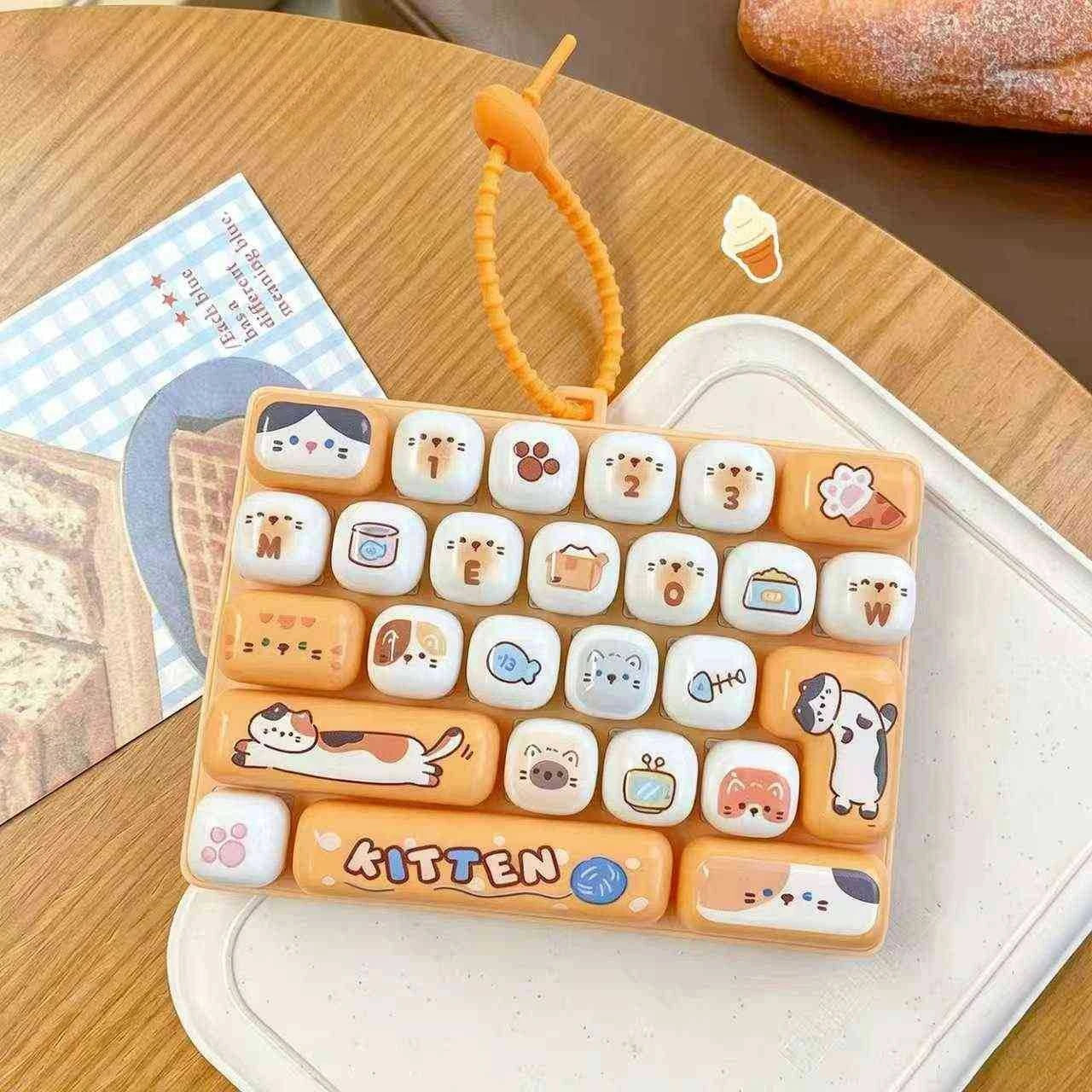 Silicone 26 Key Press Button Fidget Bag Charm Keychain Stress Relief Decompression Keyboard Keyring for Family Party Adults Kids