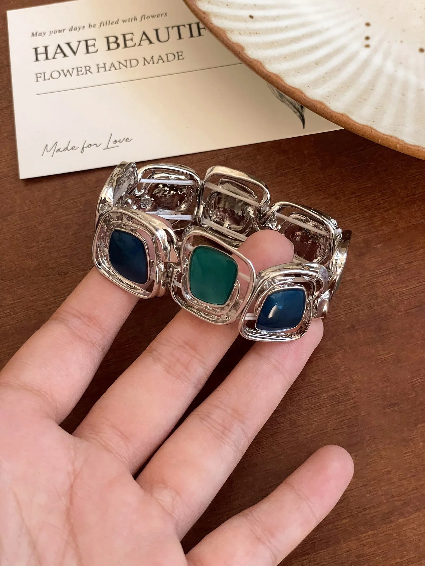 Oil-dropped Hollow Geometric Elastic Bracelets for Woemn 2025  New in Retro Light Luxury Bracelet Design Unique Hand Jewelry