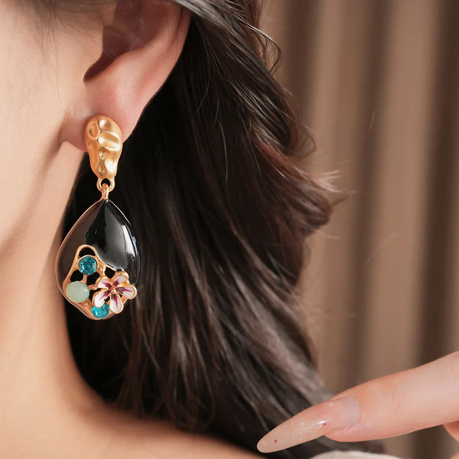 Vintage Rhinestone Enamel Flower Long Earrings Retro Style Light Luxury High Grade Exquisite Elegant Ear Jewelry for Women