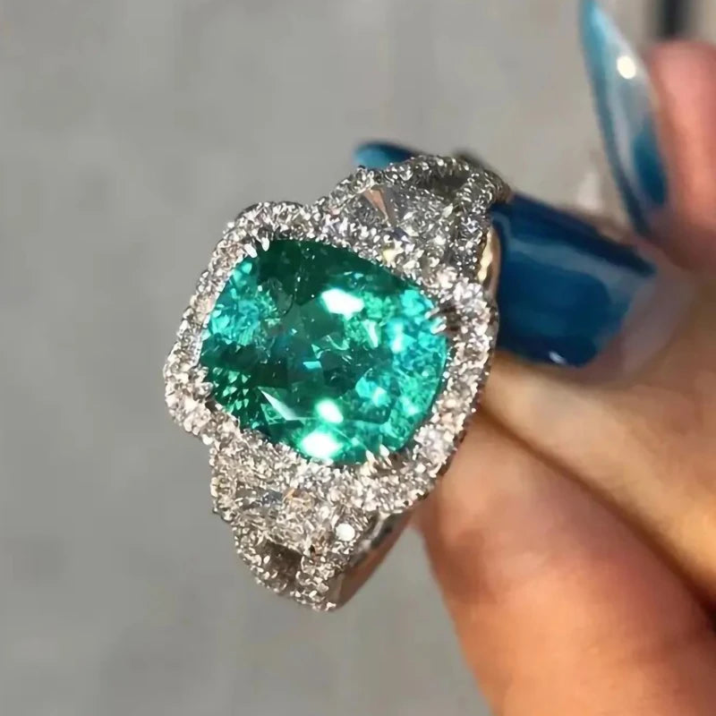 Huitan Elegant Women Ring Inlaid Shiny Blue CZ Fashion Accessories for Wedding Engagement Luxury Lady Silver Color Jewelry Gift
