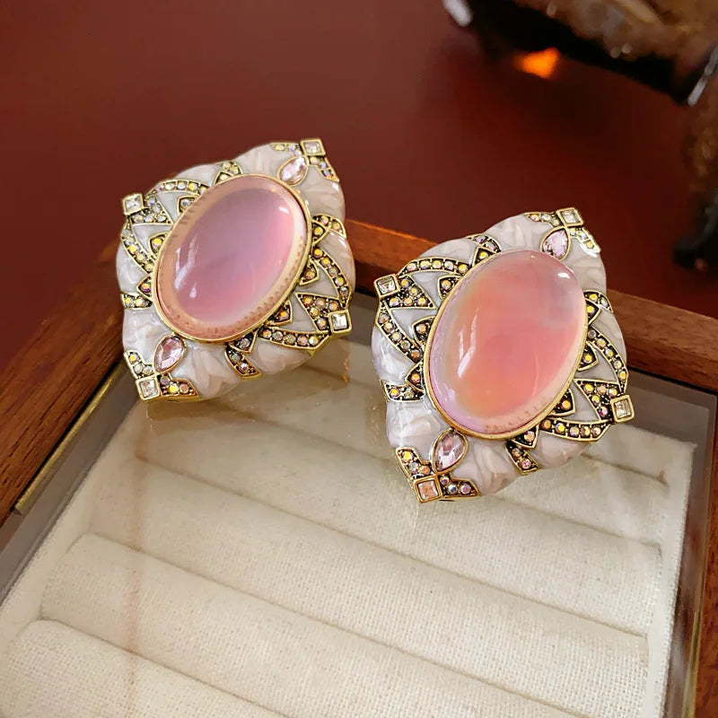 Rhombus Inlaid Rhinestone Stud Earrings Woman Retro Temperament Oval Pink Resin Earrings Exquisite Charms Banquet Jewelry K