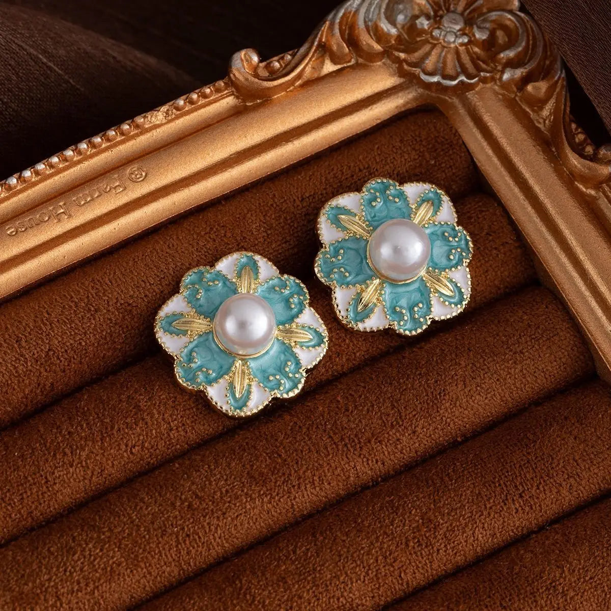Ladies' Enamel Flower Earrings Exquisite Imitation Pearl Light Luxury Earrings Elegant and Unique Temperament Earrings Versatile