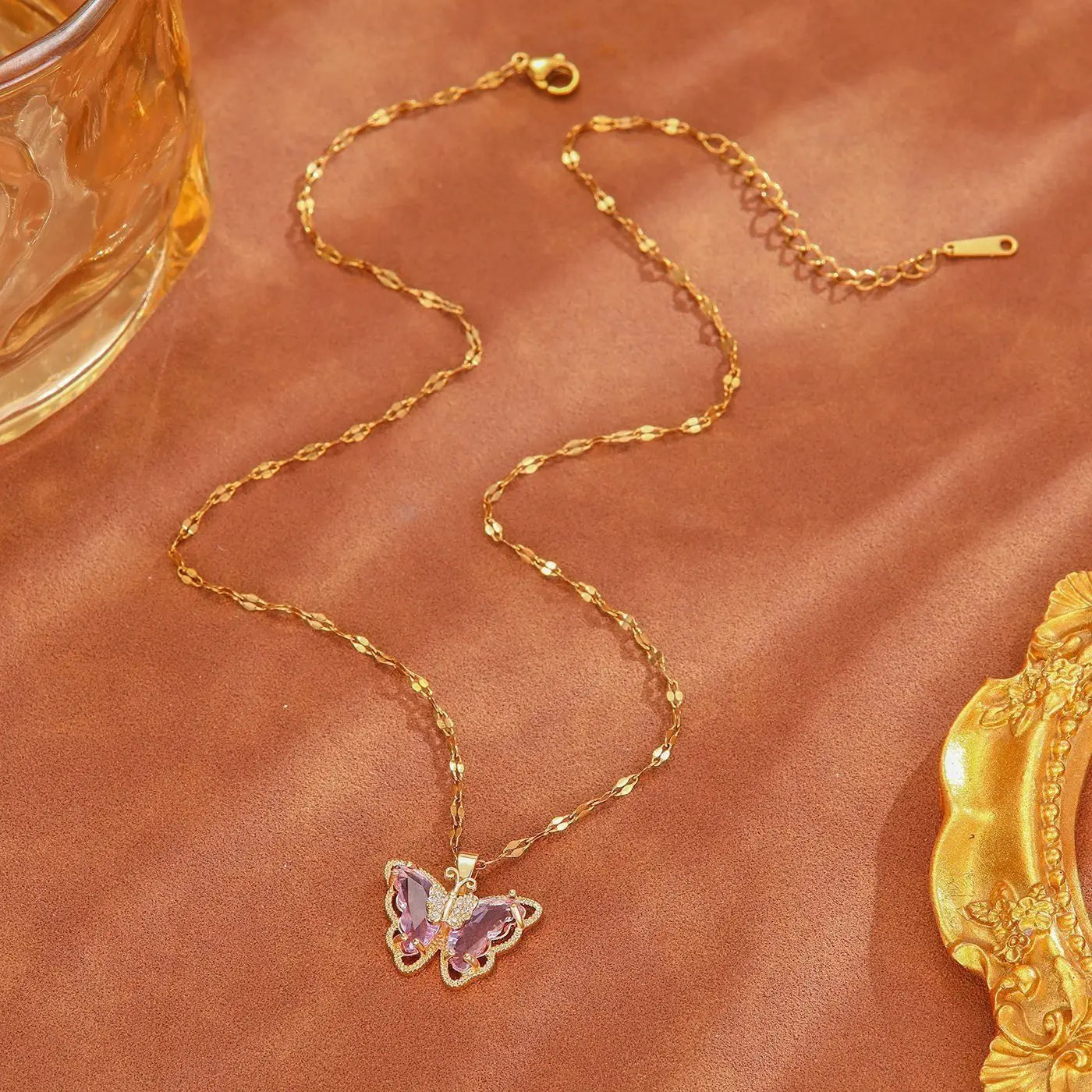 Dreamy purple butterfly zircon pendant necklace with a niche design, featuring a collarbone chain that never fades, made of tita