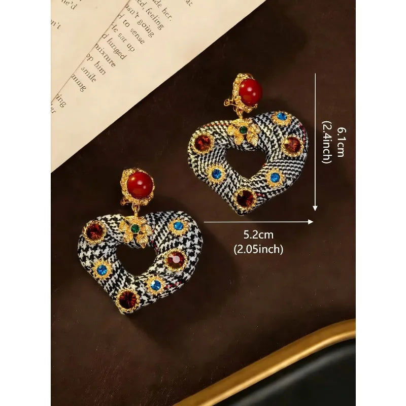 Vintage Style Luxury Thousand Bird Grid Heart-shaped Earring for Women Fashion Simple Zircon Heart-shaped Earring Party Jewelry