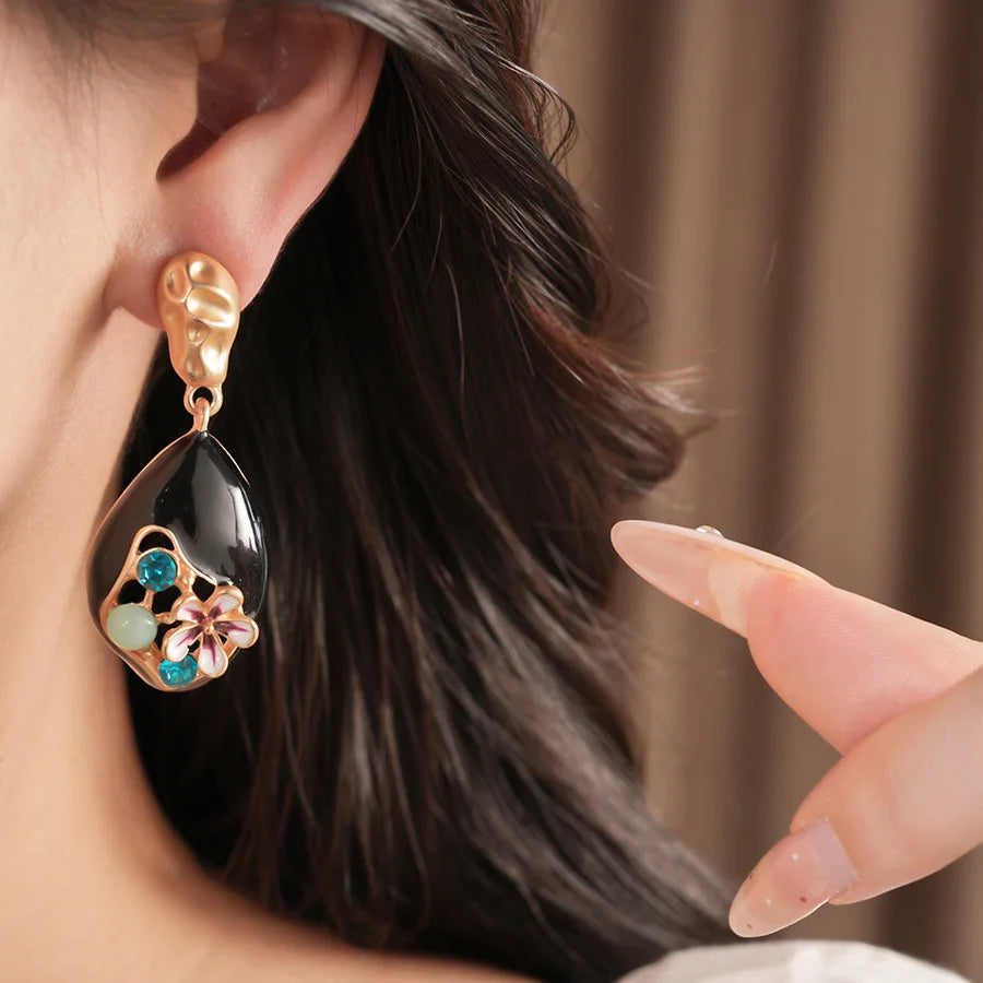 Vintage Rhinestone Enamel Flower Long Earrings Retro Style Light Luxury High Grade Exquisite Elegant Ear Jewelry for Women