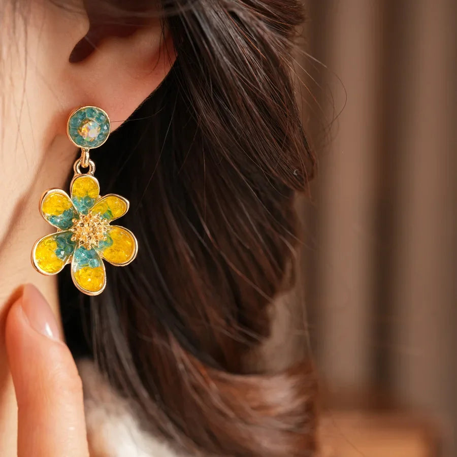 Vintage Silver Needle Rhinestone Flower Round Earrings Light Luxury Retro Exquisite Stud Ear Jewelry For Women