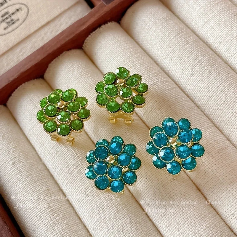 1pair New Unique Design Green Crystal Flower Ear Clips for Women Fashion Elegant Female Daily Wear Trendy Jewelry Birthday Gifts