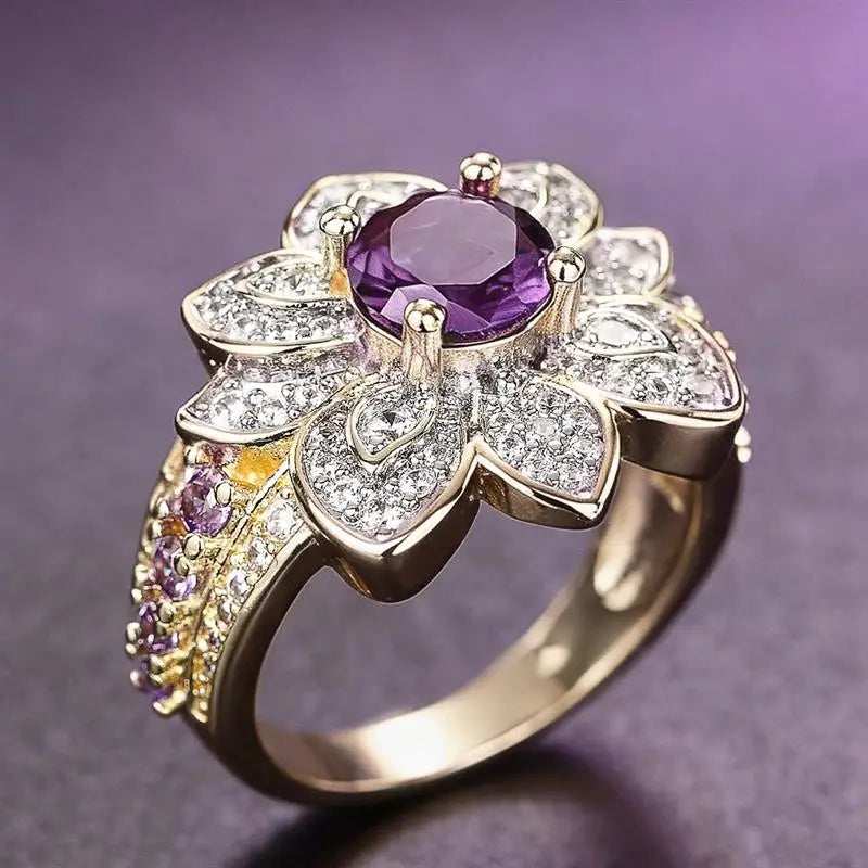 Huitan Gorgeous Flower Shaped Women Ring Inlaid Brilliant Purple Cubic Zirconia Fashion Wedding Party Luxury Accessories Jewelry