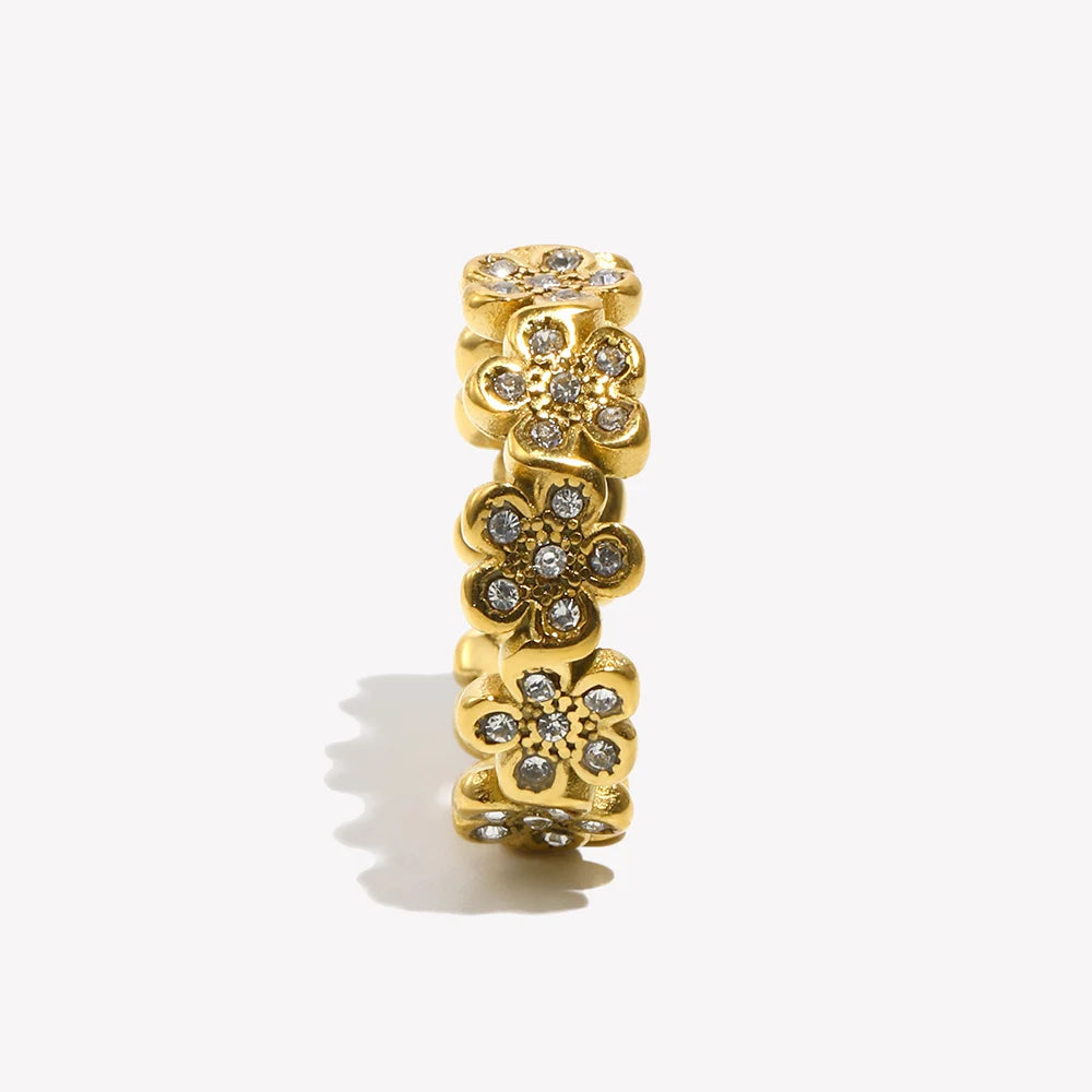 E.B.belle Flower Micro Inlaid Small Daisy Ring Tarnish Free 316L Stainless Steel Jewelry 18K Gold Plated Decoration