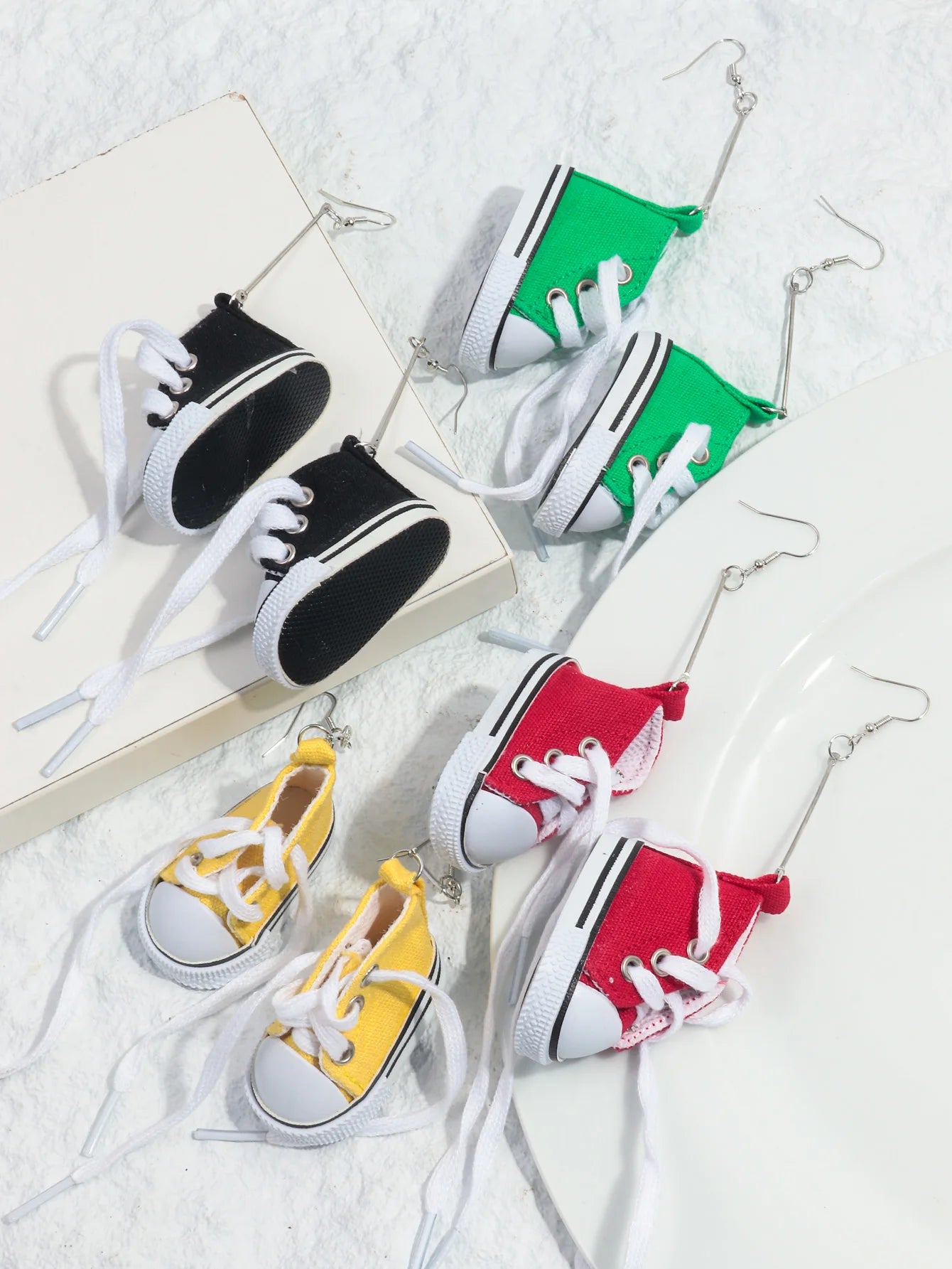 Creative 3D Canvas Shoes Pendant Earrings for Women Fashion Funny Sneaker Tennis Shoe Drop Earrings Party Jewelry Gifts
