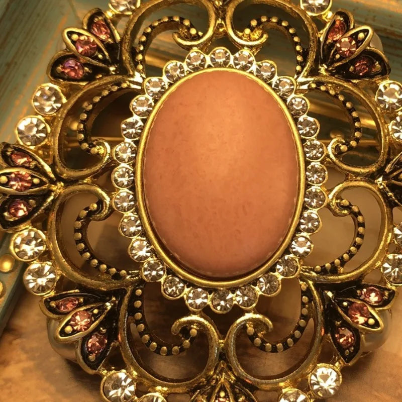 NISHIZAWA Geometric Brooches for Women Palace Style Hollow Out Fashion Jewelry Light Luxury Elegant Vintage Clothing Pins