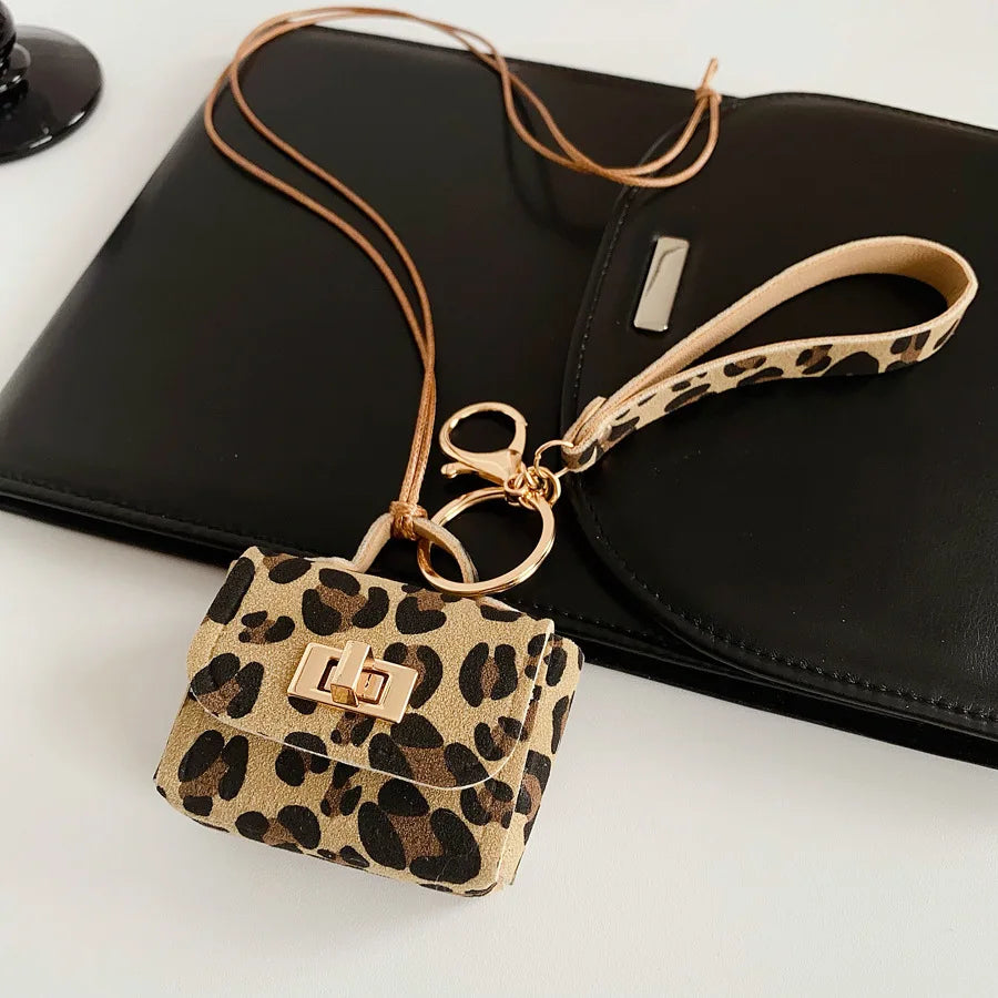 Bag Shape Leopard Print Leather Pendant Necklace Vintage Fashion Temperament  Sweater Chain Woman for Daily Accessories N1