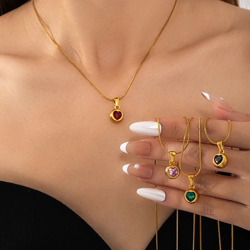 ANENJERY 316L Stainless Steel Round Bead Inlaid Heart Zircon Necklace For Women Luxury Design Simple Jewelry Gifts Wholesale