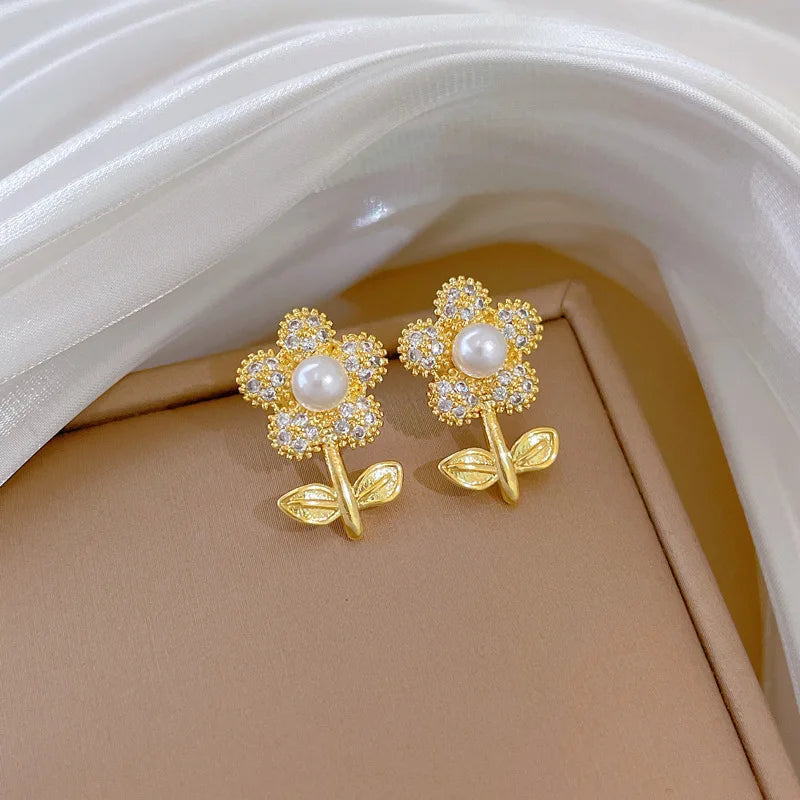 Sparkling Luxury Cubic Zirconia Pearl Flower Pendant Stainless Steel Women's Necklace Fashion Waterproof Jewelry Gift