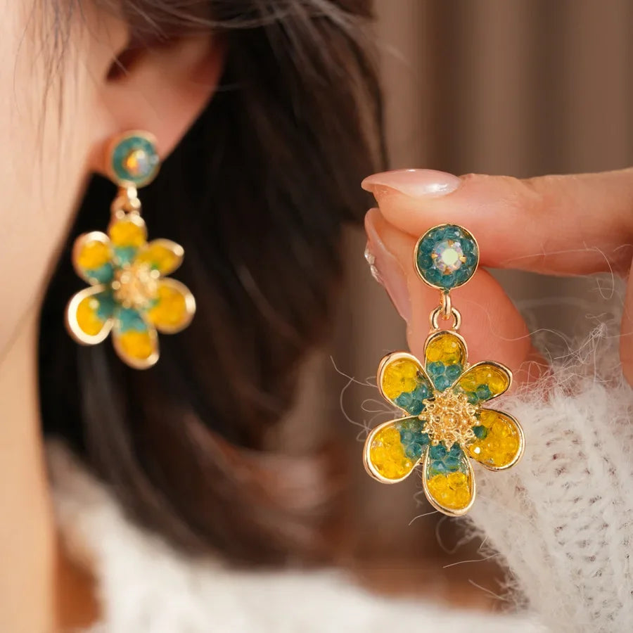 Vintage Silver Needle Rhinestone Flower Round Earrings Light Luxury Retro Exquisite Stud Ear Jewelry For Women