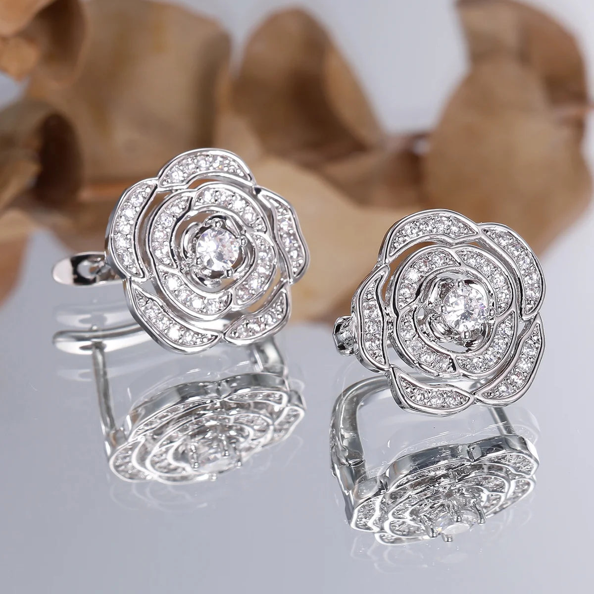 Small White Flower Stone New Fashion Stud Earrings For Women New Trendy Silver Color Birthstone Wedding Jewelry Bridal Gifts