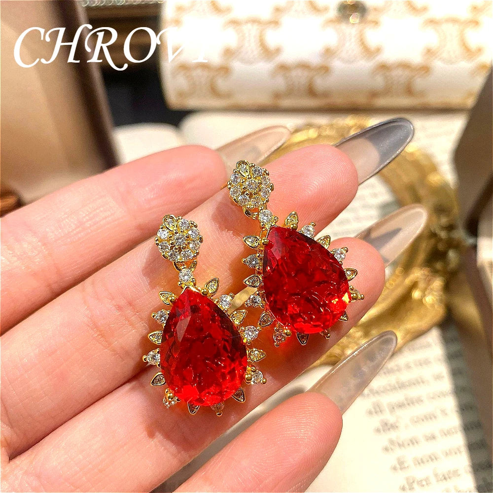 Fashionable and exquisite golden luxury gemstone drop-shaped pendant necklace, women's set including ring, earrings and pendant.
