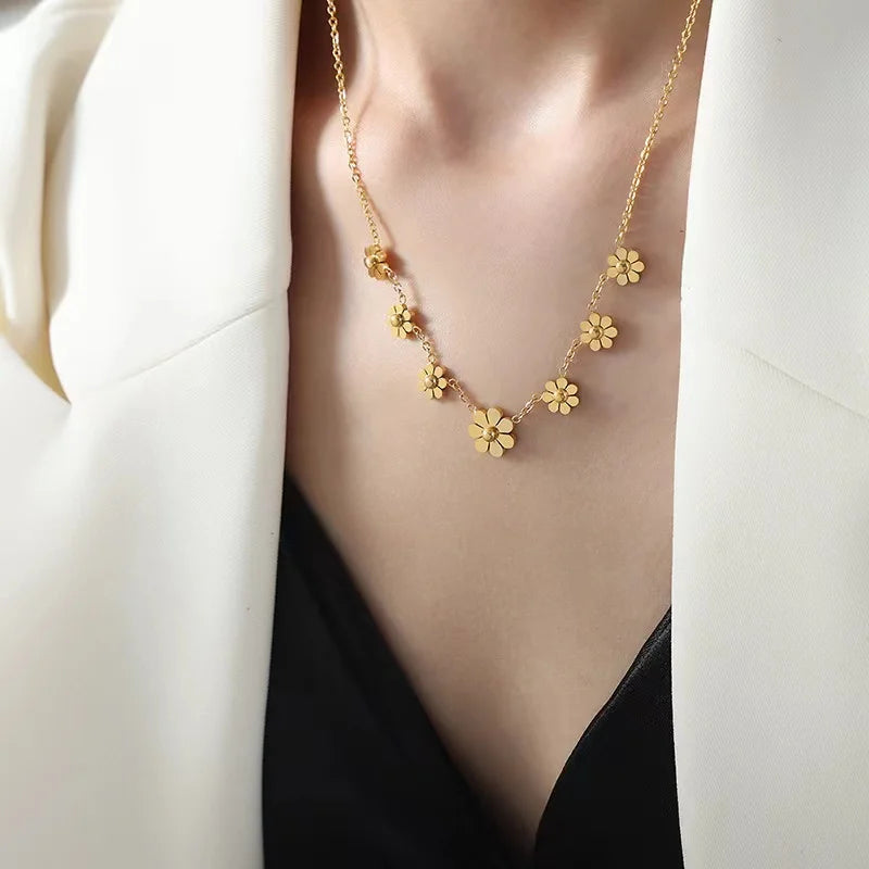 EILIECK 316L Stainless Steel Cute Little Flower Necklace For Women High Quality 18 K Gold-Plated Jewelry Geometric Choker Collar