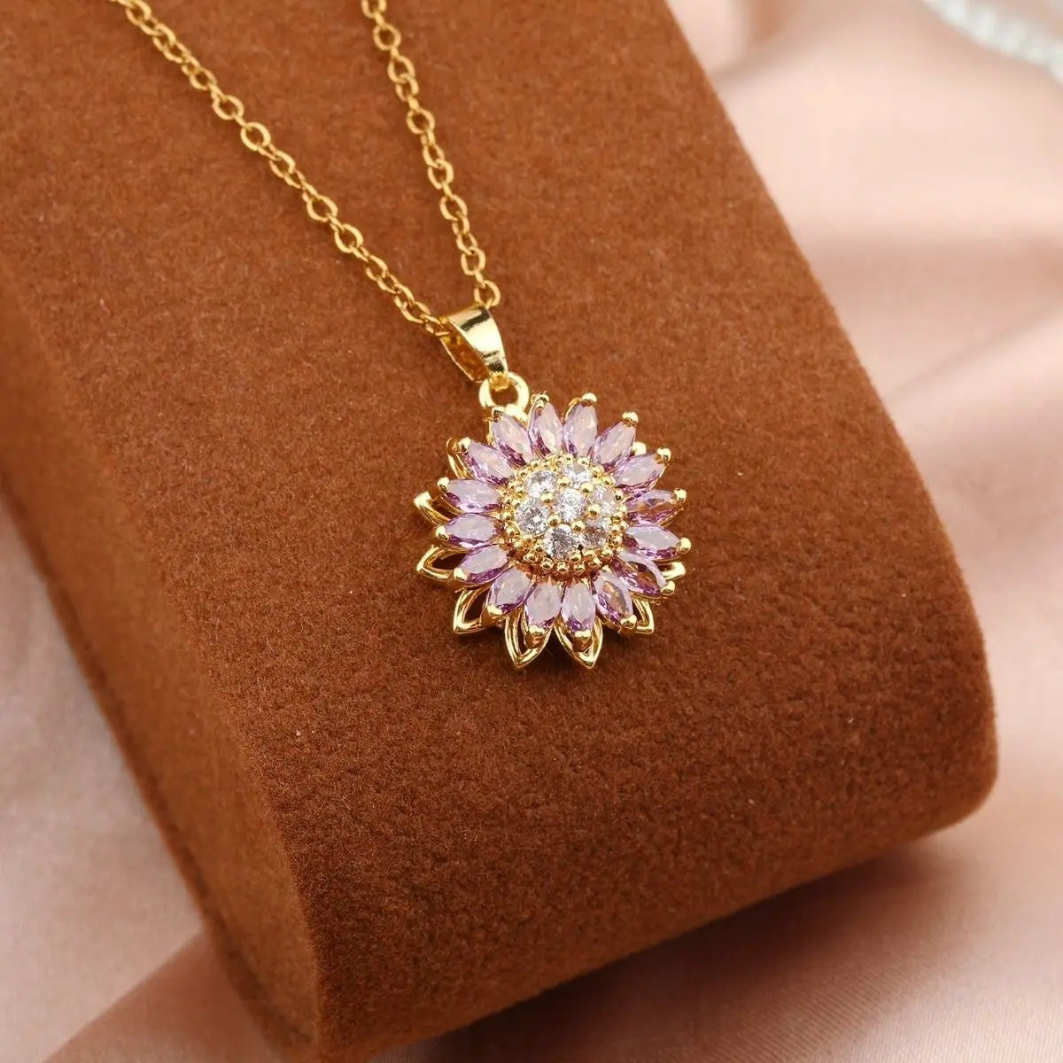 Light Luxury Rotatable Sunflower Necklace with Stylish Design, Simple and Trendy Sunflower Micro Inlaid Zircon Titanium Steel Ch