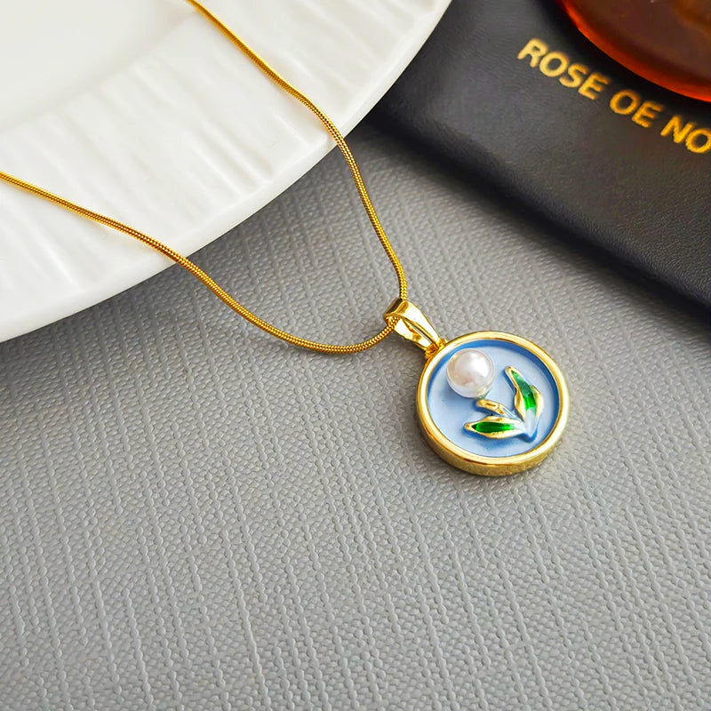ANENJERY 316L Stainless Steel Round Card Flower Pearl Pendant Necklace For Women Delicate Artistic Choker Jewelry Gift Wholesale