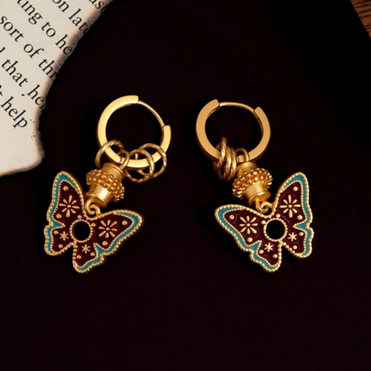 Vintage Butterfly Shaped Earrings, Exquisite and Compact, Vintage Cute Short Style Ins, New Chinese Style Earrings, Give as a Gi