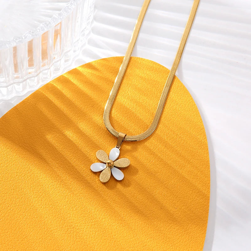 EILIECK 316L Stainless Steel Simple Flower Pendant Necklace For Women Girl New Party Gift Neck Chain Waterproof Jewelry Collar