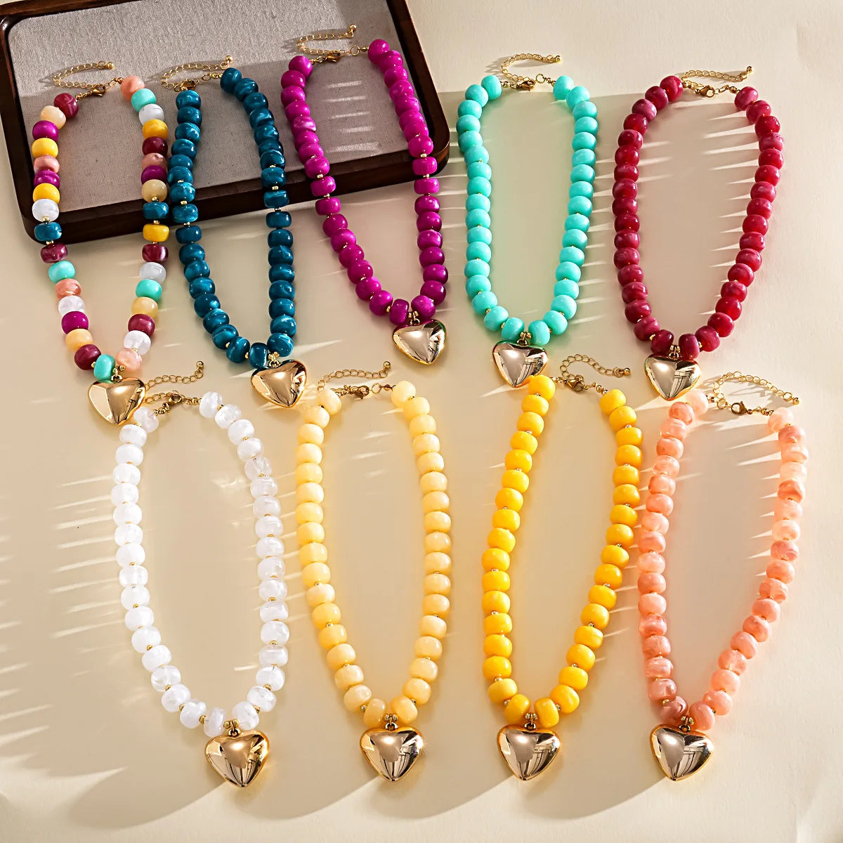 KMVEXO Bohemia Colorful Resin Beaded Heart Pendant Acrylic Necklaces for Women Aesthetic Y2K Fashion Choker Necklace Jewelry ﻿