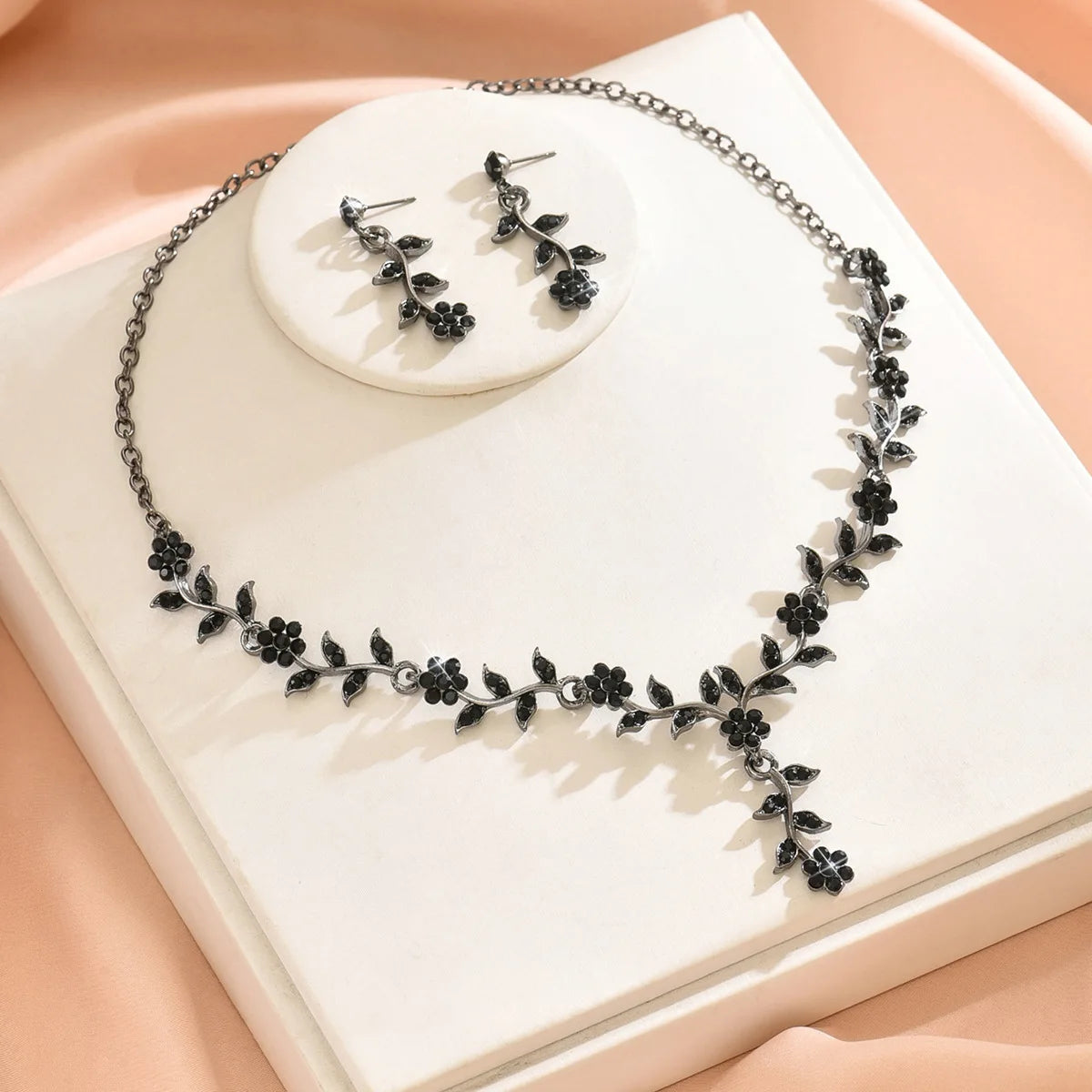 Vintage Floral Tassel Earrings Bracelet Set Water Drop Rhinestone Necklace for Women Wedding Party Daily Wear