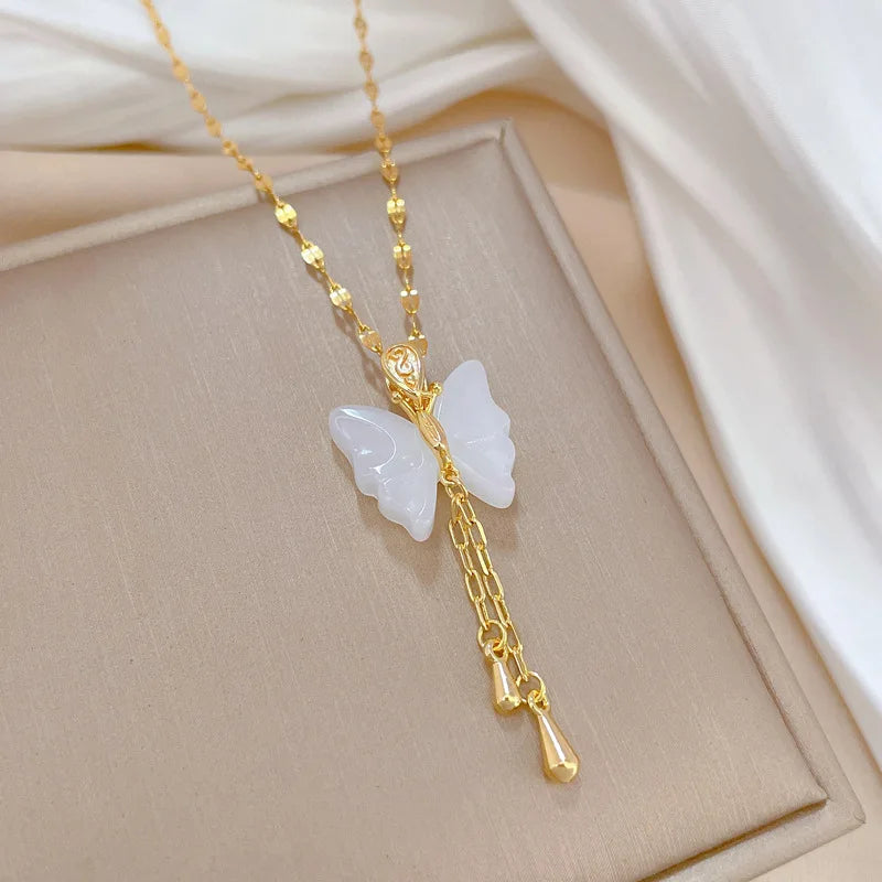 Fashion Design Lucky Butterfly Pendant Female Rhinestone Shining Statement Crystal Charm Choker Necklace for Woman Wedding Gift