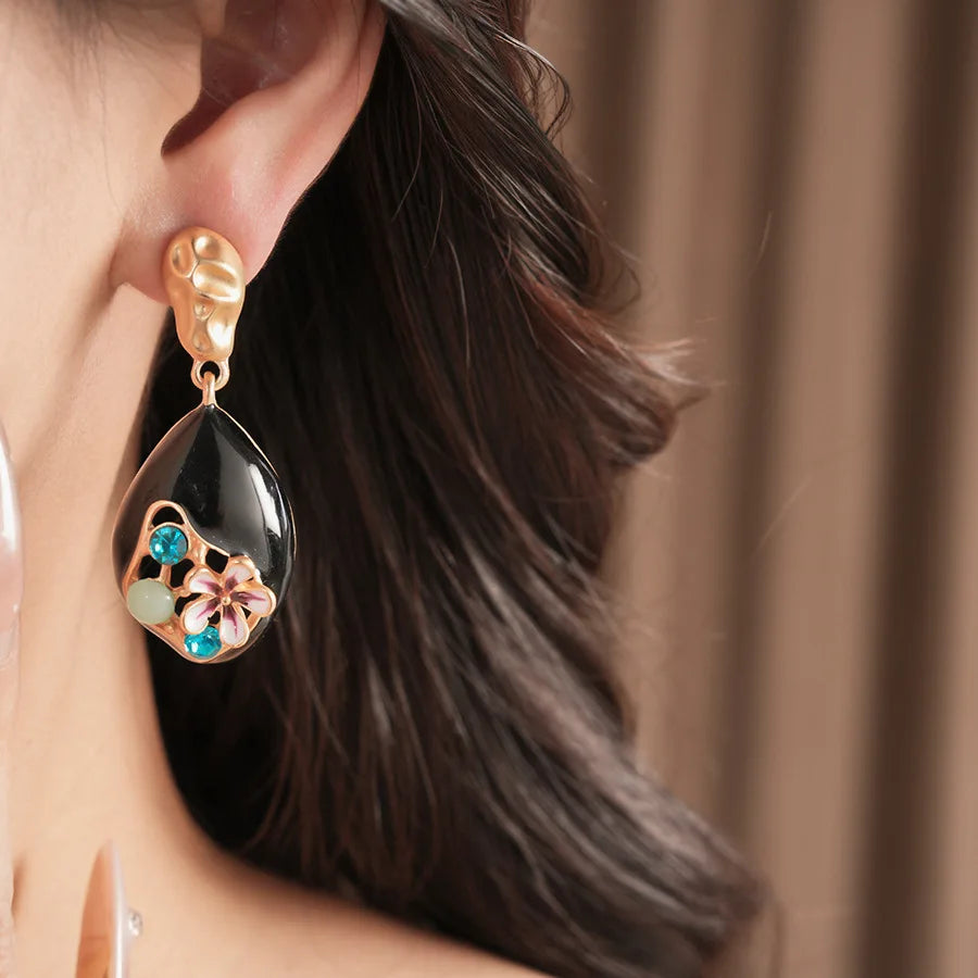 Vintage Rhinestone Enamel Flower Long Earrings Retro Style Light Luxury High Grade Exquisite Elegant Ear Jewelry for Women