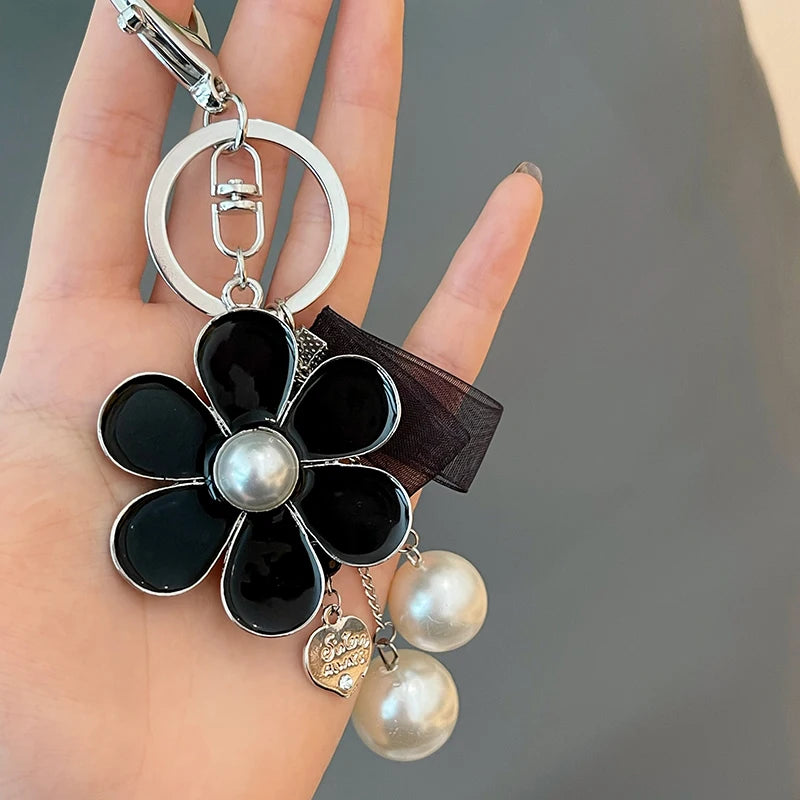 EASYA 2026 Fashion Black Sunflower Pearl Luxury Keychain Chain Car Keychain Party Gifts for Guests