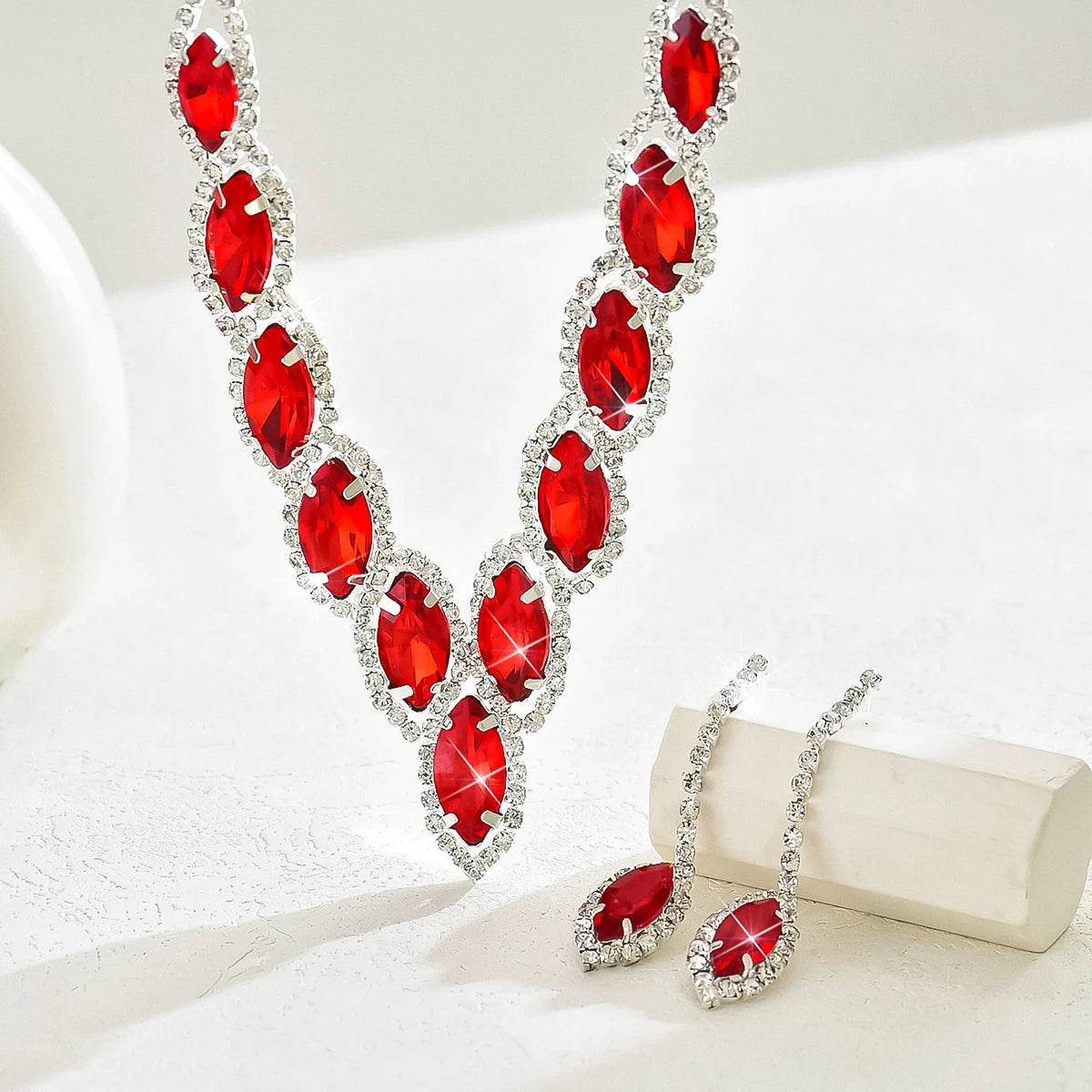 Advanced Versatile Crystal Necklace Earrings Two Piece Set Bridal Wedding Party Vacation Travel Versatile Accessories